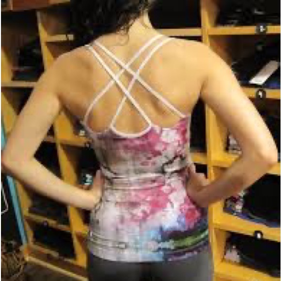 RARE! Lululemon Candlelight Tank - Multi State of Mind Print - Size 8 - Picture 4 of 5